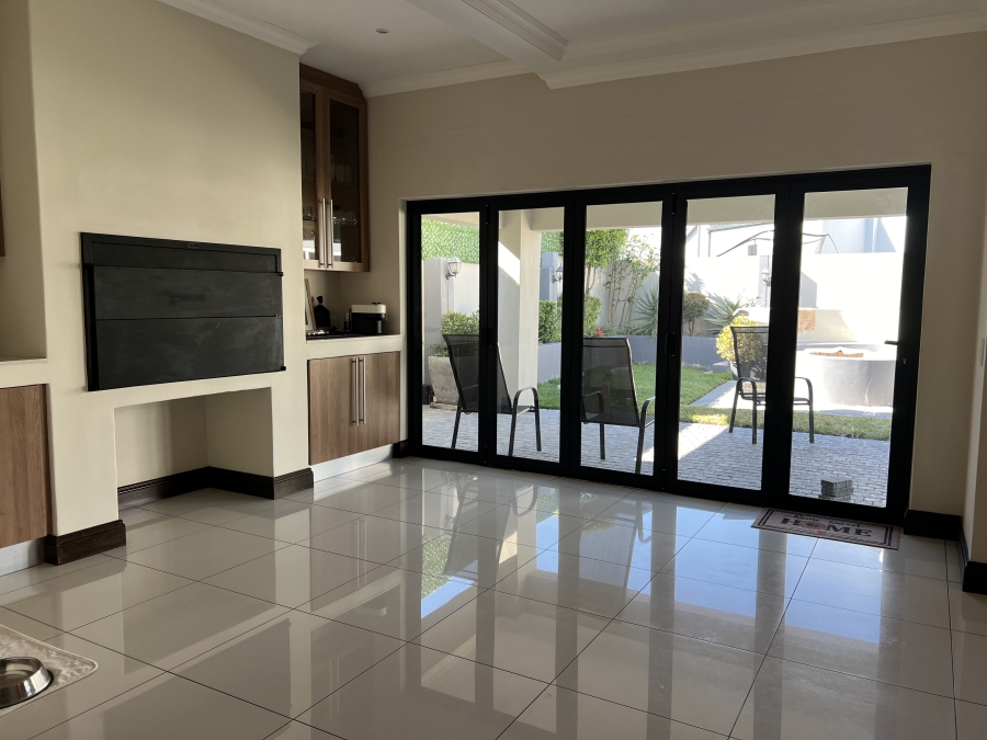 6 Bedroom Property for Sale in Sagewood Western Cape